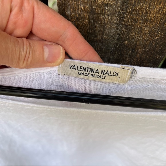 Valentina Naldi 100% Linen White Eyelet Crochet Sleeve Sharkbite Hem Top Sz 1X - Picture 4 of 14